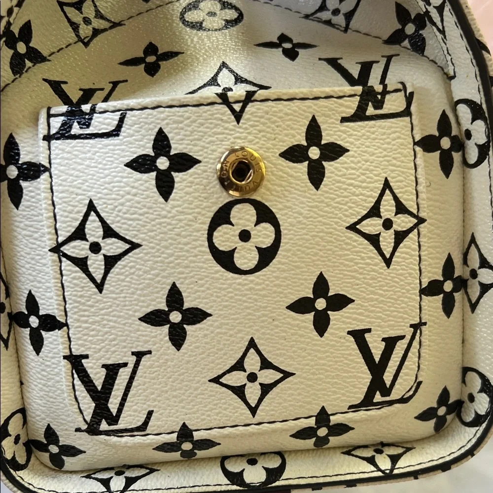 Louis Vuitton Limited Edition Cream and Brown Monogram Crossbody Bag - Picture 13 of 13